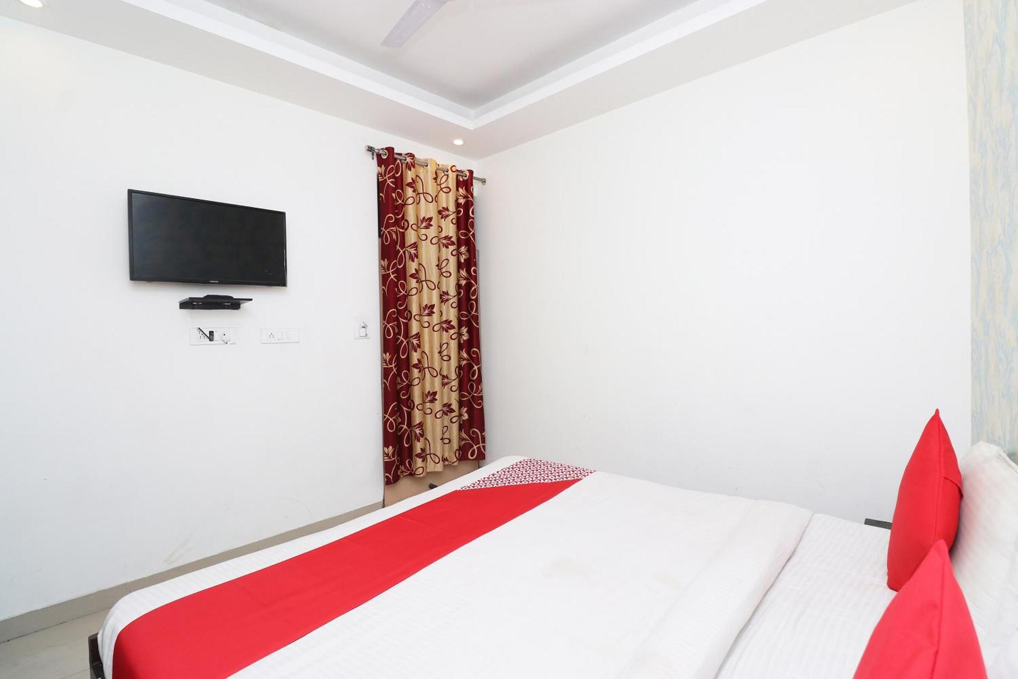 Oyo Flagship Hotel Daimond Нью-Дели Экстерьер фото