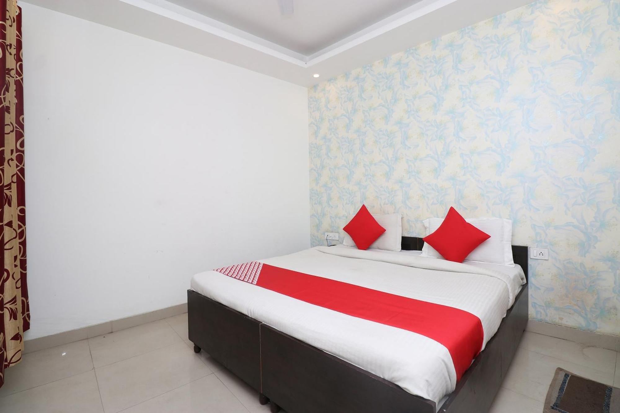 Oyo Flagship Hotel Daimond Нью-Дели Экстерьер фото