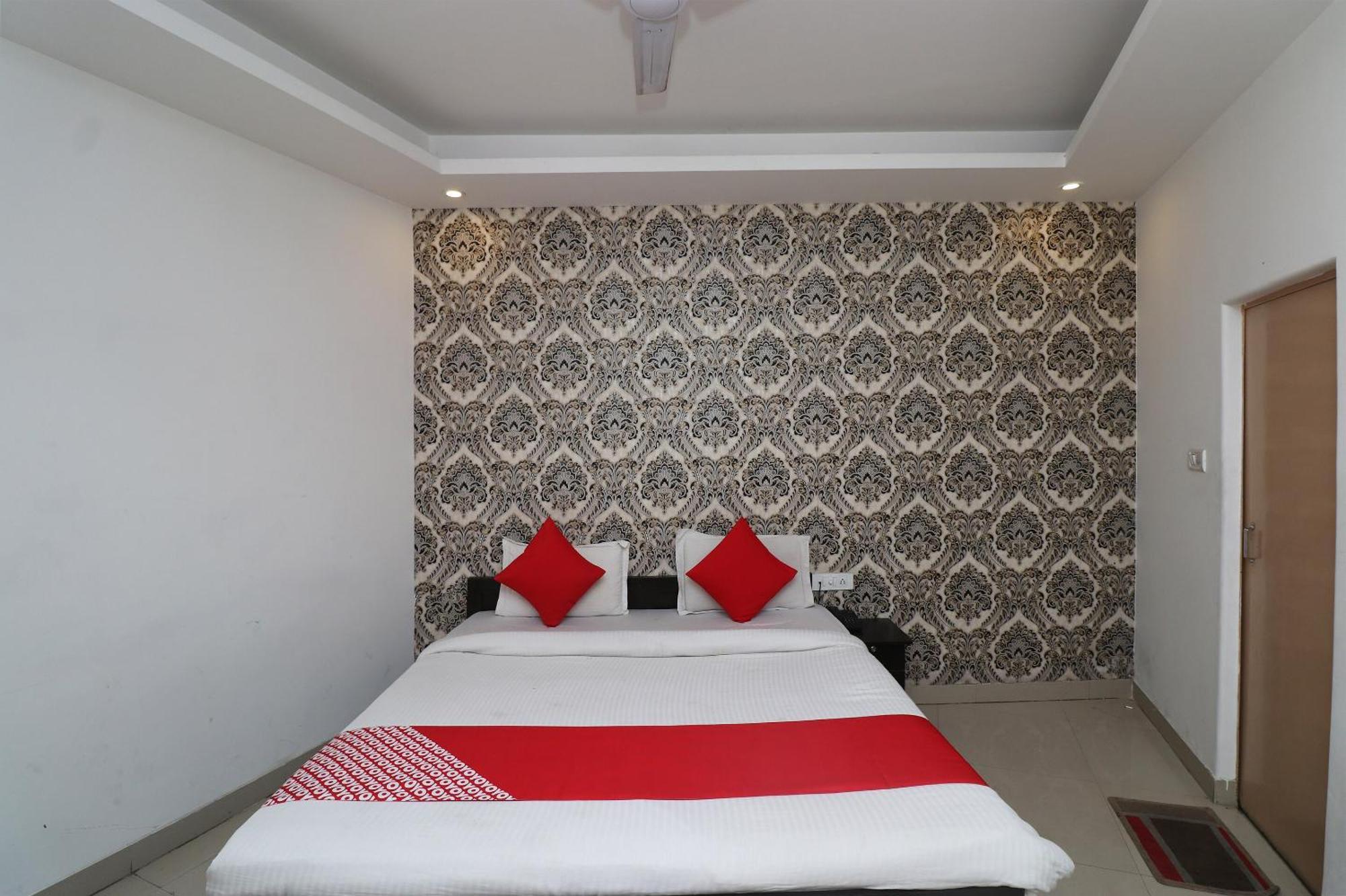 Oyo Flagship Hotel Daimond Нью-Дели Экстерьер фото
