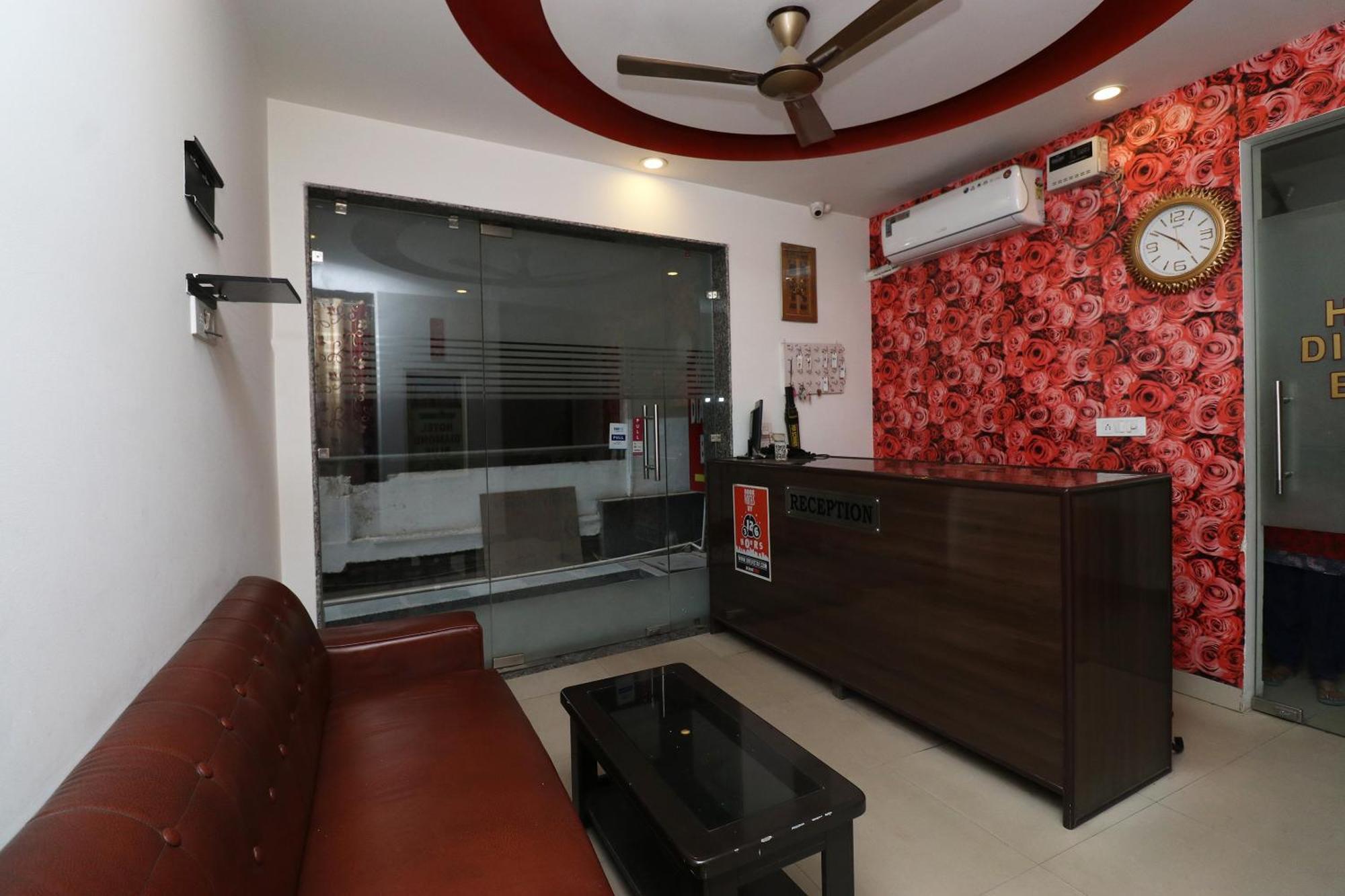 Oyo Flagship Hotel Daimond Нью-Дели Экстерьер фото